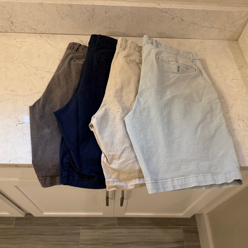 Gap Mens Shorts 4 Pair 34 Inch Waist 10 Inch Inseam